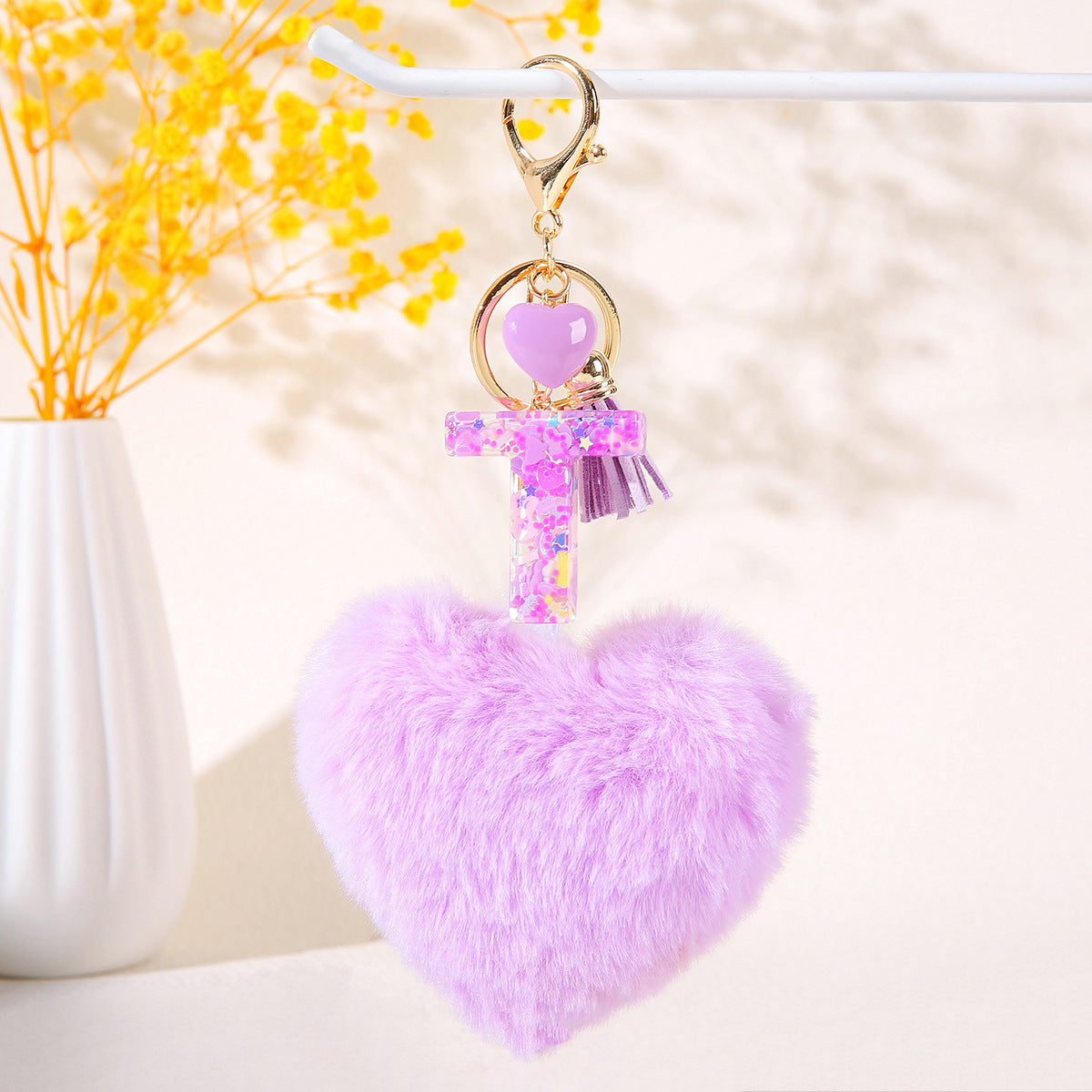 Wholesale in stock Love Shape Hair Ball Letter Keychain Wholesale Glue Sequins 26 Letter Key Ring Girl Backpack Decoration